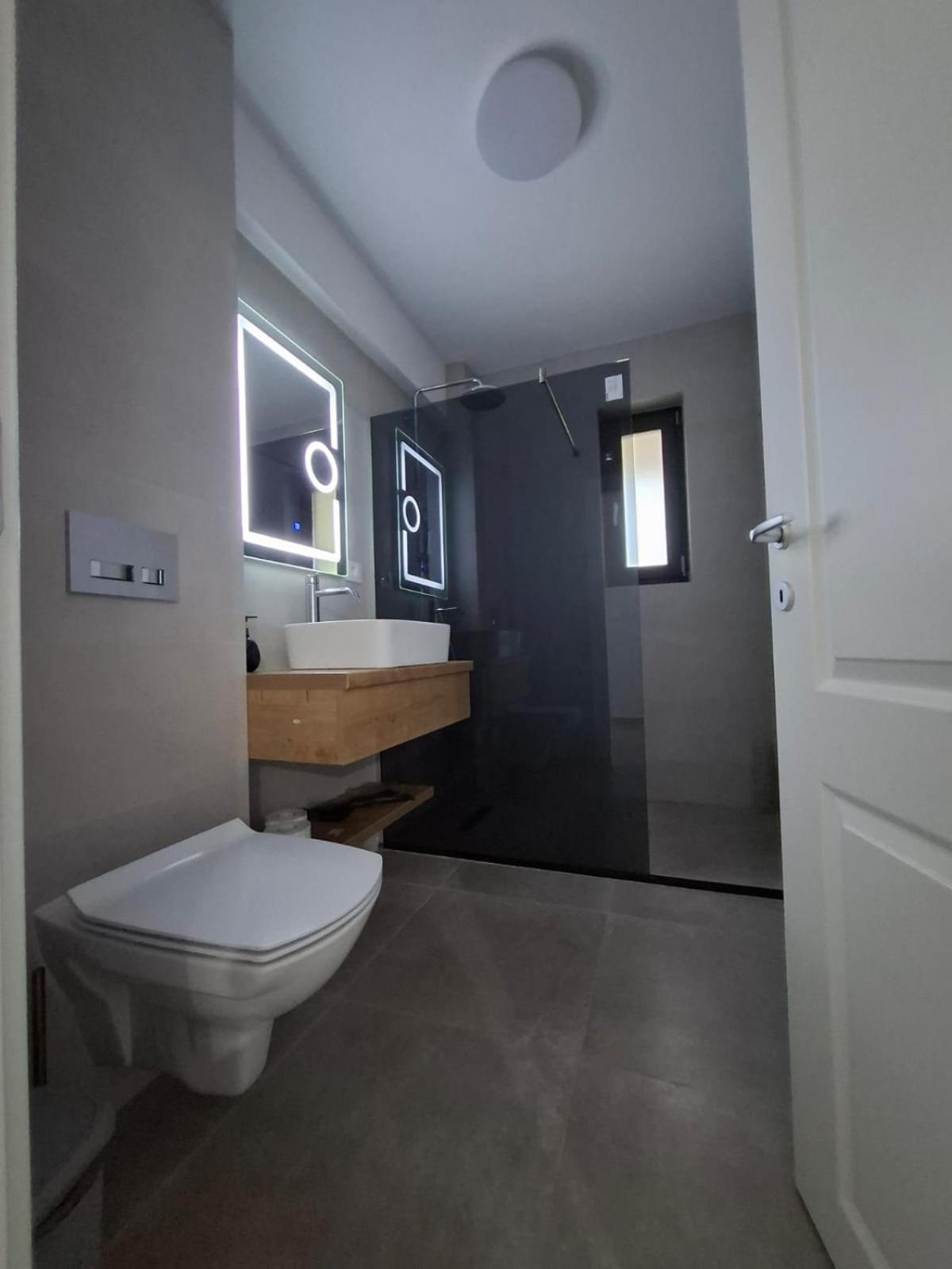 Confort Aparthotel Iasi Exterior photo